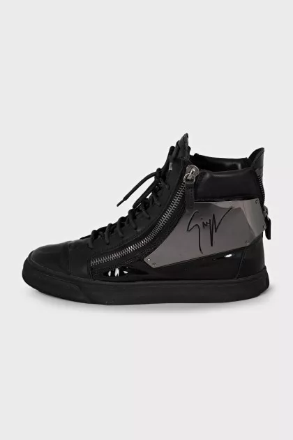 Men's black boots with a zipper and laces