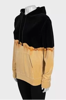 Velour hoodie with print and tag