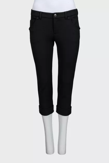 Укорочені штани з підворотами
