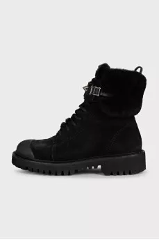 Black suede boots with fur