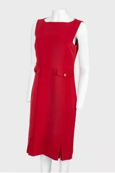 Red sleeveless dress
