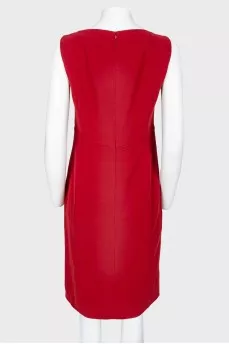 Red sleeveless dress