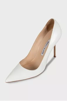 White stiletto pumps