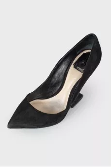 Suede shoes with shaped heel