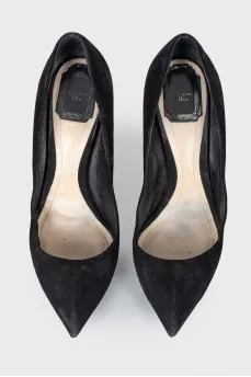 Suede shoes with shaped heel