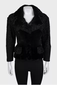 Black cropped coat decorated with fur