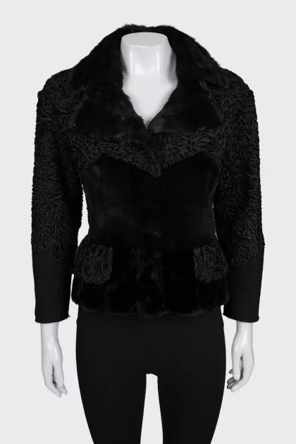 Black cropped coat decorated with fur