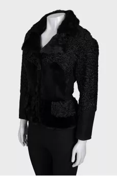 Black cropped coat decorated with fur
