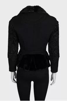Black cropped coat decorated with fur