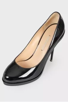 Black patent leather stiletto heels
