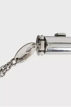 White gold necklace with a decorated pendant