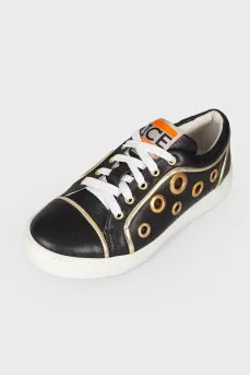 Children's sneakers with eyelets