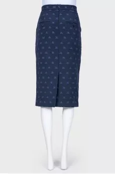 Straight skirt with a branded print