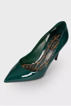 Varnished dark green shoes