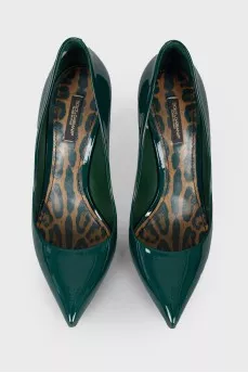 Varnished dark green shoes