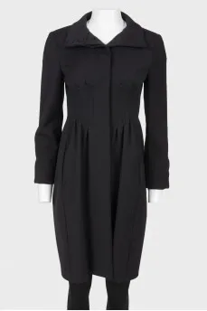 Pintucked fitted coat