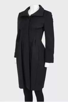 Pintucked fitted coat