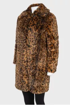 Fur coat with leopard fur