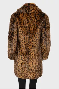Fur coat with leopard fur