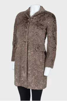 Textured fitted fur coat