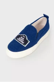 Textile slip-ons with appliqué