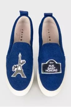Textile slip-ons with appliqué