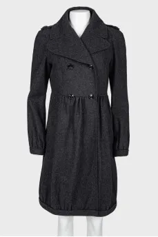 Fitted wool coat