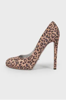 Suede leopard print shoes