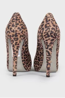 Suede leopard print shoes