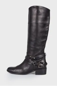 High leather boots without fasteners