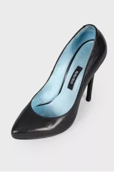Classic leather heels