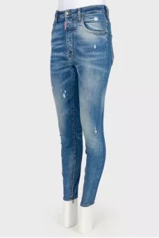 Ripped and distressed skinny jeans