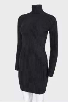 Fitted black dress