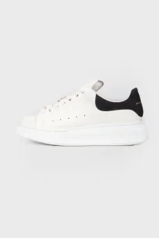 Leather sneakers on the platform