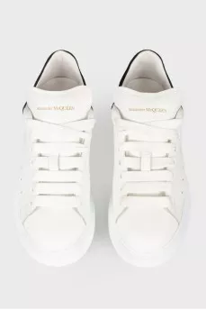 Leather sneakers on the platform
