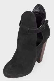 Cut-out suede ankle boots