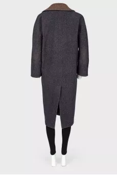 Woolen coat with a checkered collar