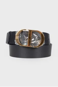 Leather belt with golden buckle, with tag