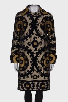 Patterned golden coat