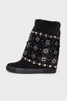 Suede wedge boots