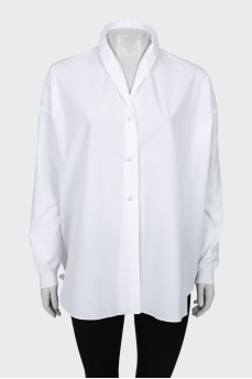 White shirt with knitted sleeves