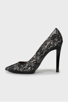 Lace pointed toe shoes
