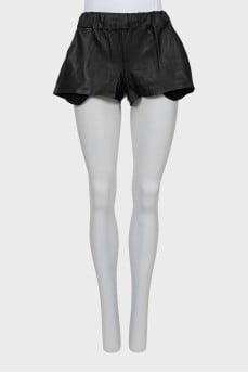 Mini leather shorts with elastic