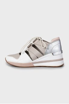 Кроссовки из кожи на платформе