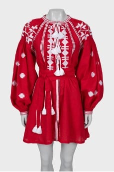 Льняна сукня з білою вишивкою