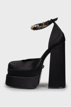 Чорні туфлі Medusa Aevitas