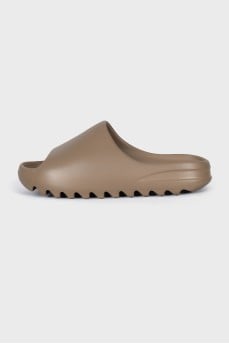 Коричневые шлепанцы Yeezy Slide