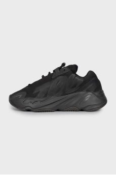 Чорні кросівки Yeezy Boost 700