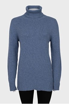 Straight cut turtleneck sweater