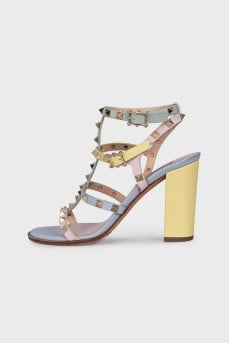 Босоножки с разноцветными ремешками Rockstud
